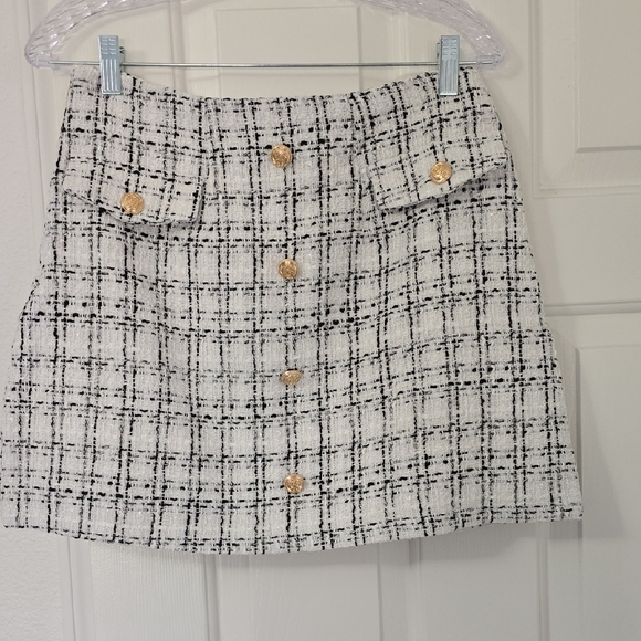 Cupshe Dresses & Skirts - Cupshe Black and White Tweed Mini Skirt Sz Med Nwt